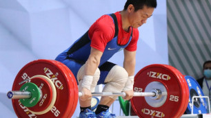 Казахстан завоевал первое "золото" на чемпионате Азии по тяжелой атлетике