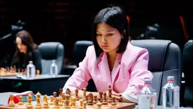 Бибисара Асаубаева обыграла чемпионку мира по шахматам
