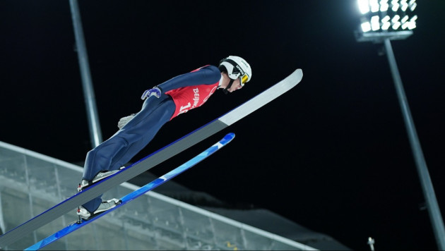 Казахстан завоевал историческое золото в прыжках на лыжах с трамплина