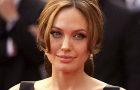 Анджелине Джоли отказали в съемках фильма в Боснии