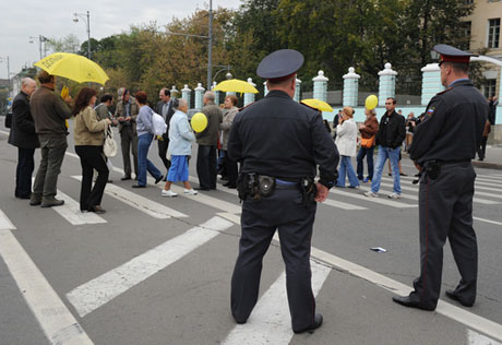 Организатора митинга обманутых дольщиков в Москве выпустили из ОВД