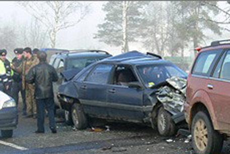 Под Красноярском столкнулись десять автомашин