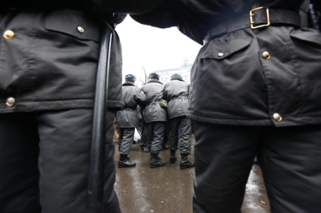 В Москве Тверскую площадь огородили бойцы ОМОНа