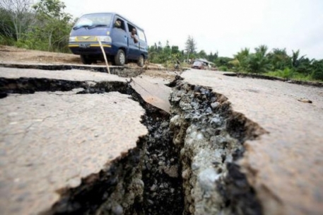 В Иране число пострадавших от землетрясения достигло 700 человек