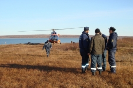 Поиски затонувшего под Норильском теплохода временно прекратили