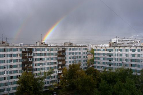 Москвичке и ее сыну помогли выпасть из окна 11-го этажа