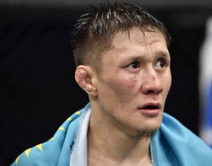 Фото с дебютного боя казахстанца Жалгаса Жумагулова в UFC