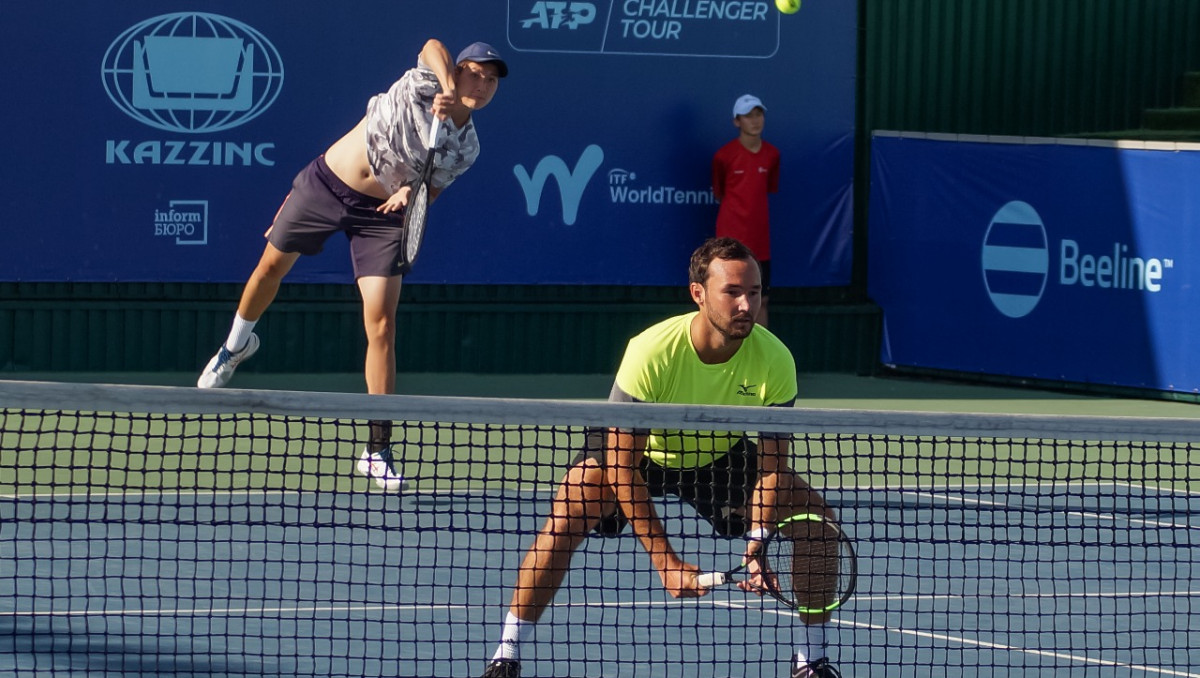 Сразу две казахстанские пары вышли в 1/4 финала турнира Zhanibek Challenger 80