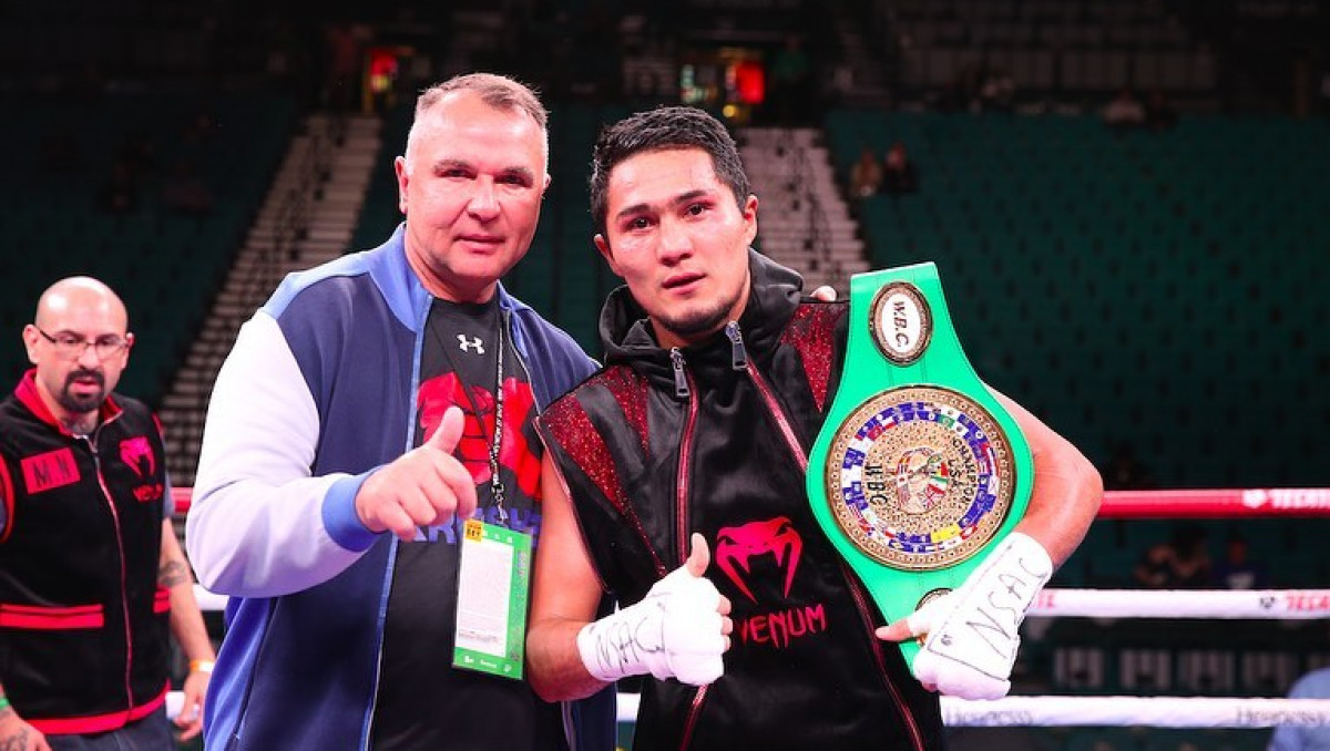 Непобежденный казахстанский боксер с титулом от WBC сменил промоутера