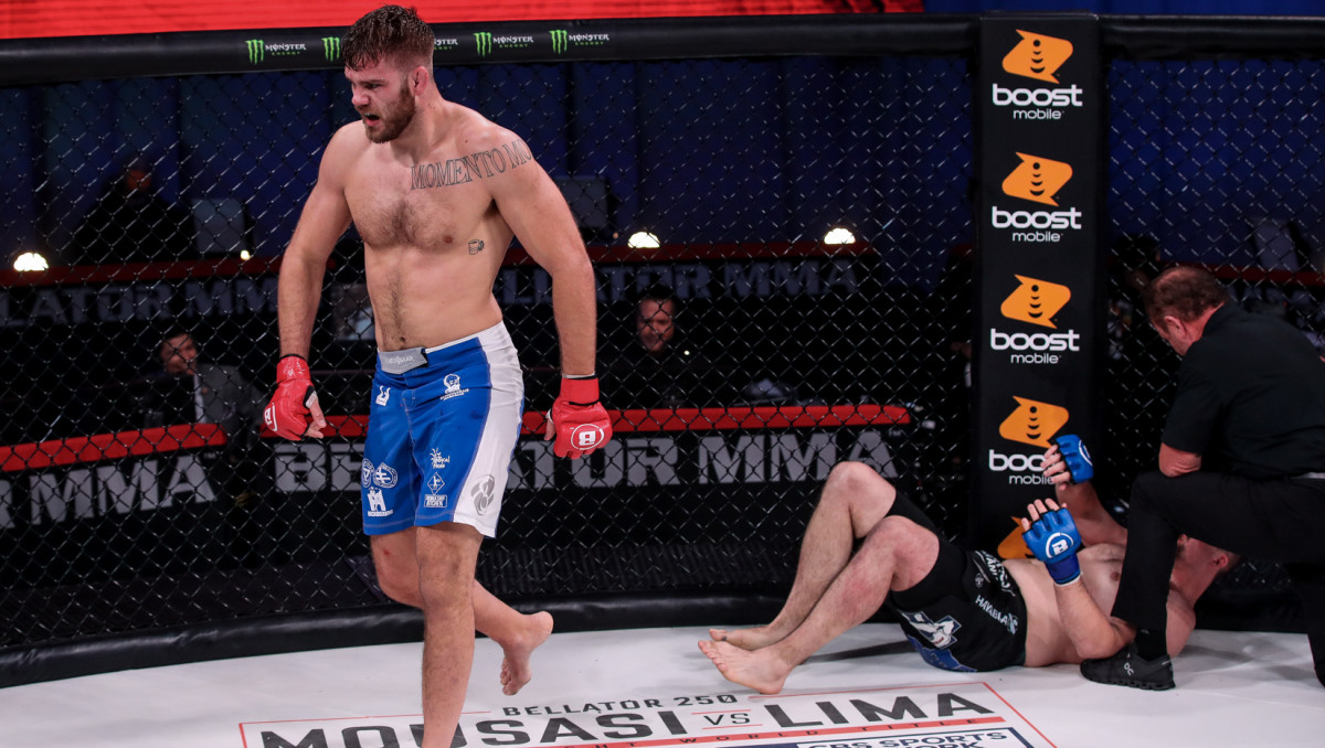 В Bellator появился небитый боец с 10 досрочными победами подряд