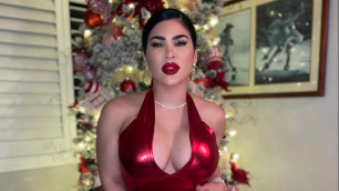 ©instagram.com/rachaelostovich/