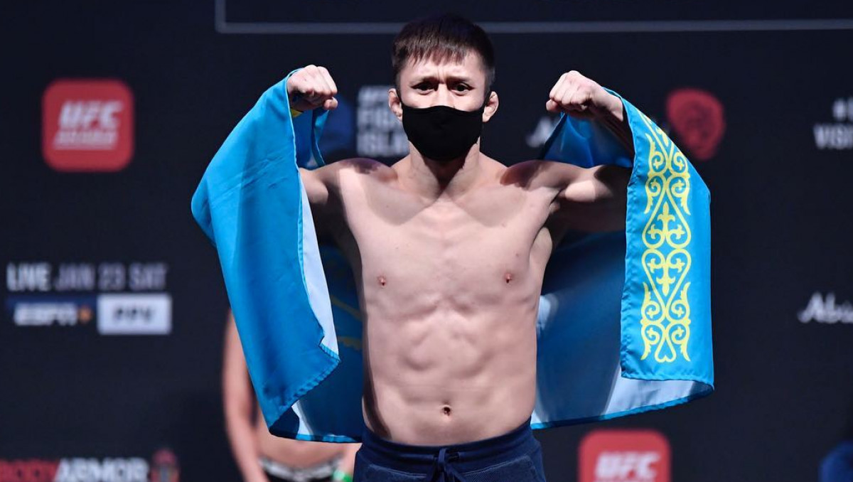 Жумагулову предрекли поражение и увольнение из UFC