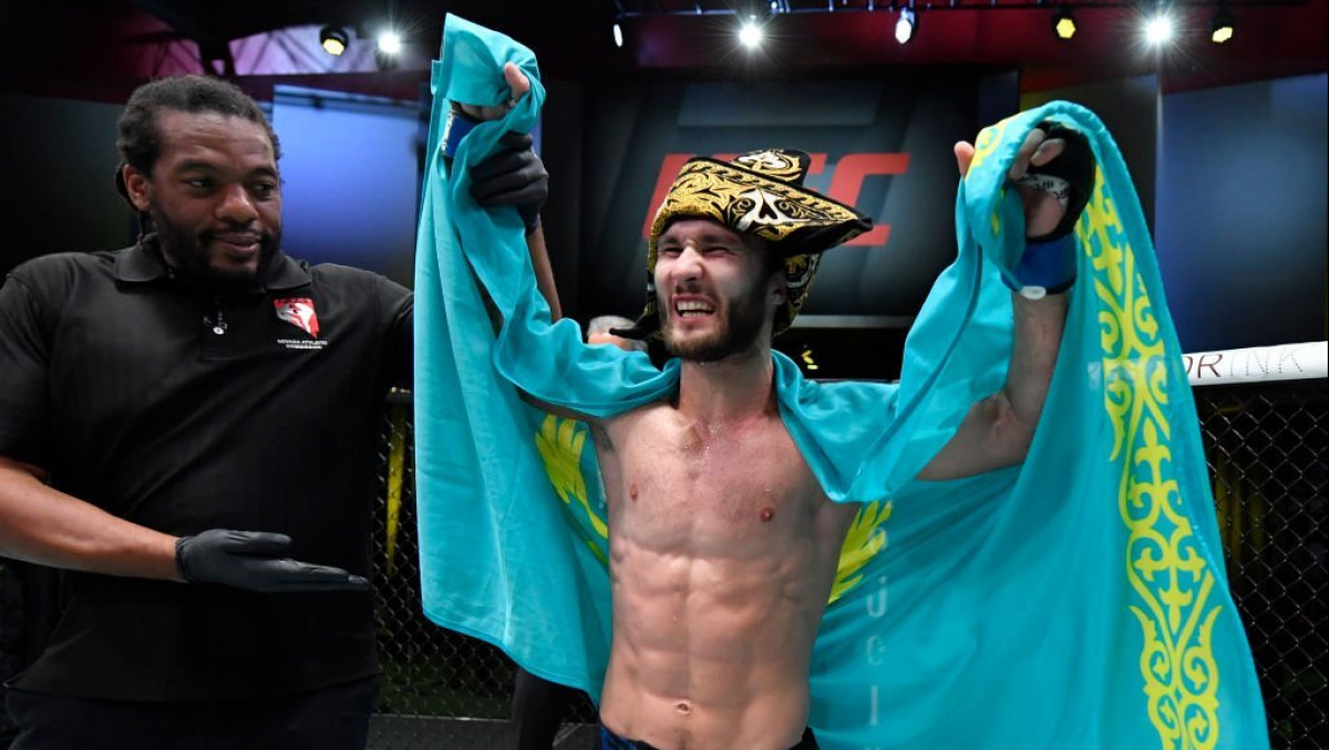 Первые эмоции, или как Сергей Морозов отреагировал на важную победу в UFC