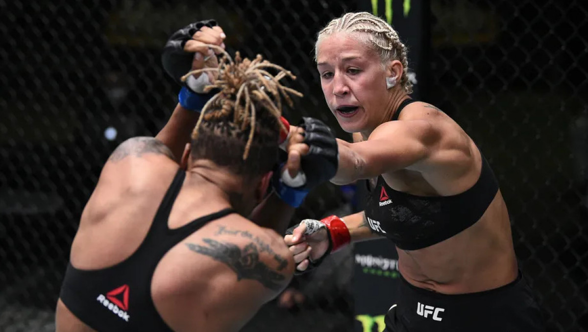 Казахстанка Мария Агапова провела пятый бой в UFC