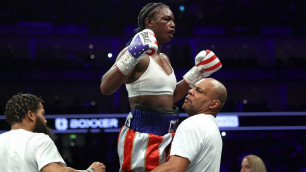 ©twitter.com/Claressashields