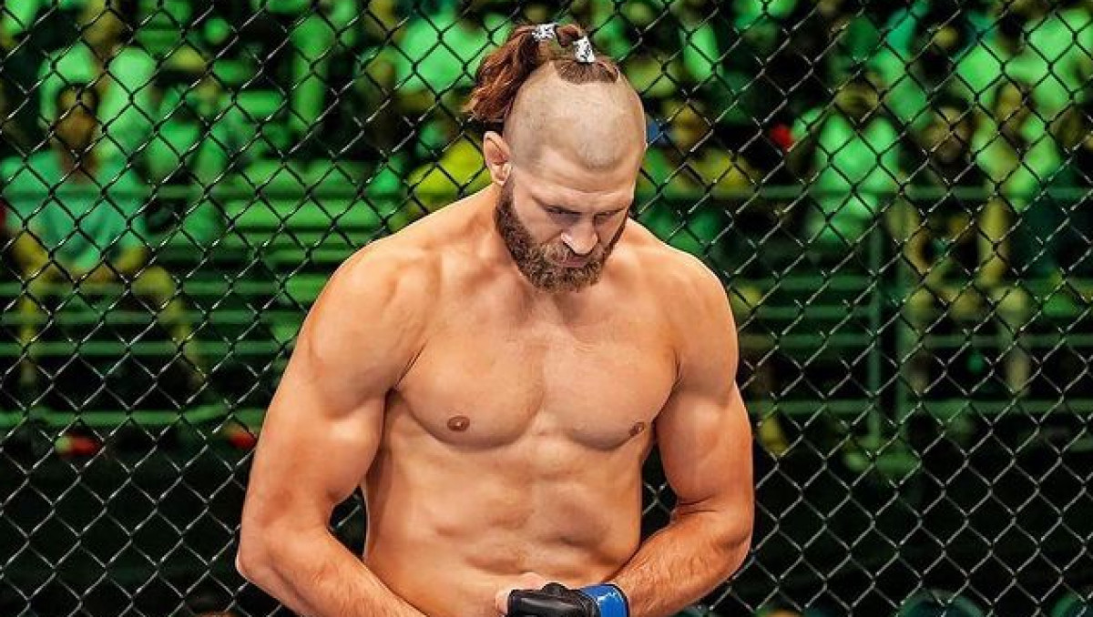 Сорвался главный бой на UFC 282. Подробности