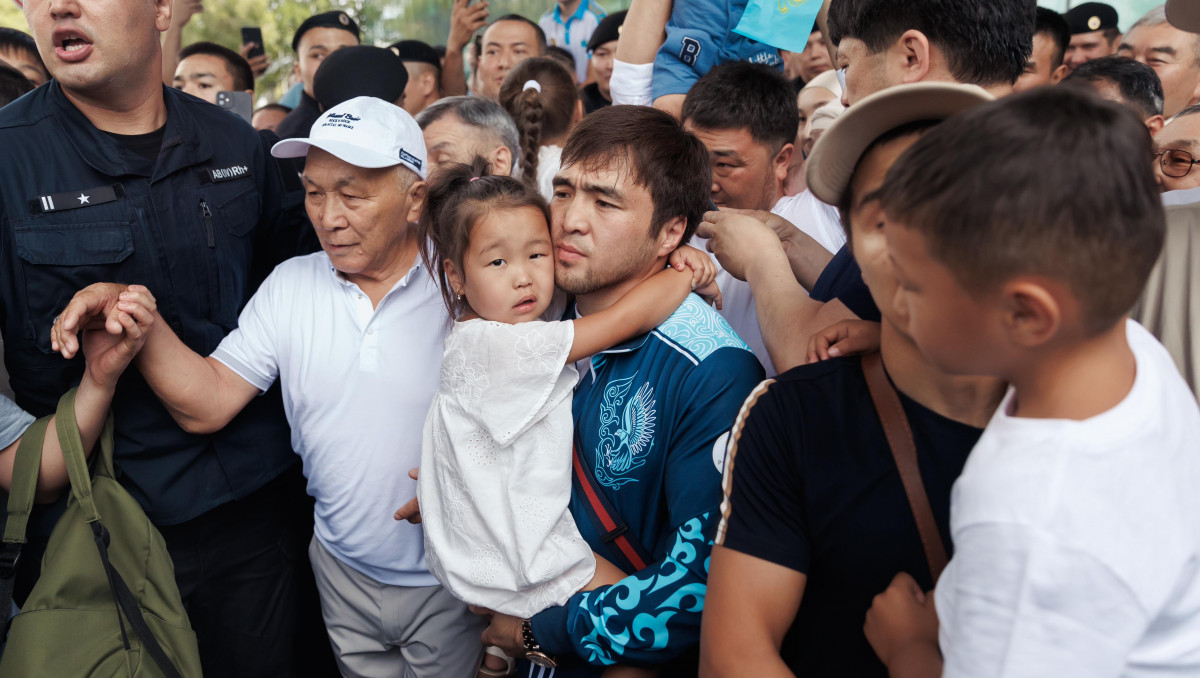 Сметов объяснил инцидент с флагом и сделал заявление про следующую Олимпиаду