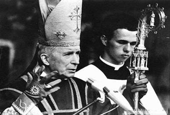 Папа Римский восстановил в правах епископов-традиционалистов